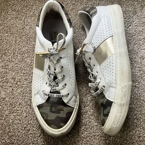 Vintage Havana Dina White Camouflage‎ Gold Low Top Lace Up Sneakers Size 9